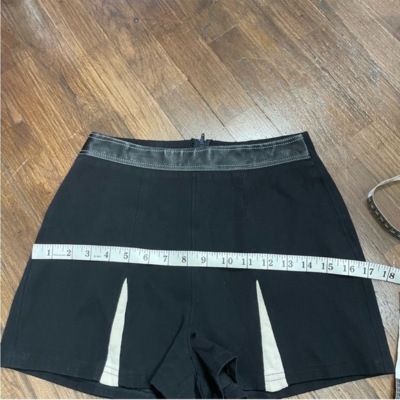 Vintage 1990s John murrough leather high waisted shorts women’s size 4 - Picture 2 of 8